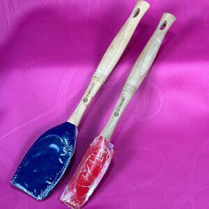 2 new Le Creuset silicon spatulas with wooden handle